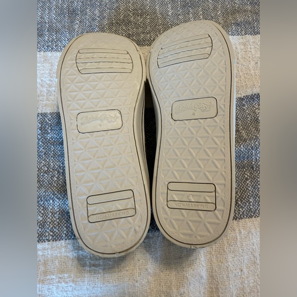 Daisy Hand Painted Girls SZ 4 Slip On Sneakers Art to Wear One of a Kind New - Picture 8 of 9